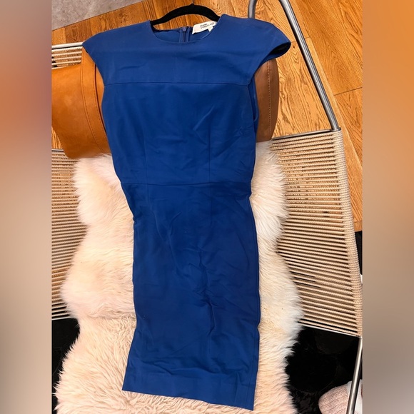 Diane Von Furstenberg Colorblock Sheath Dress NWT Size 0 - Picture 1 of 4